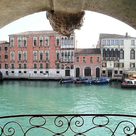 Noble House Grand Canal *