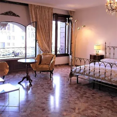 Noble House Grand Canal Penzion *