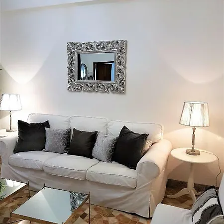 Noble House Grand Canal Guest house